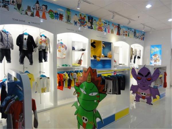 天熹乐园时尚童装店铺展示