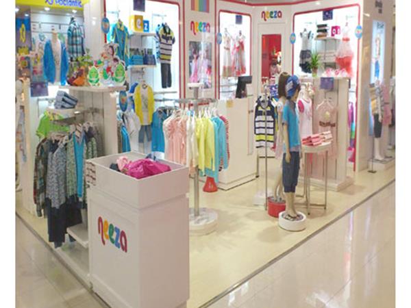 Neeza时尚童装店铺展示