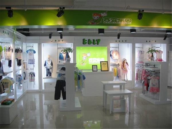 百变乐园时尚童装店铺展示