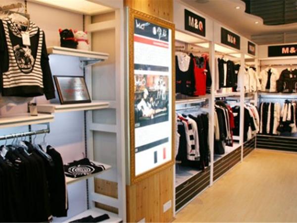 M&Q时尚童装店铺展示