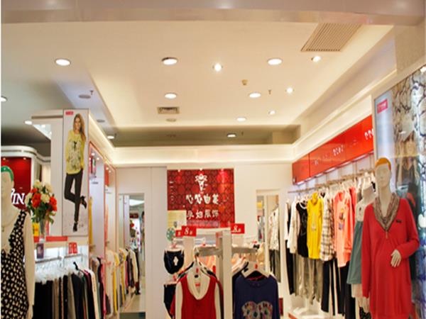 心心由美亲子装店铺展示