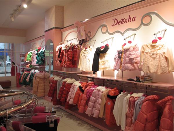 笛莎青少年装店铺展示