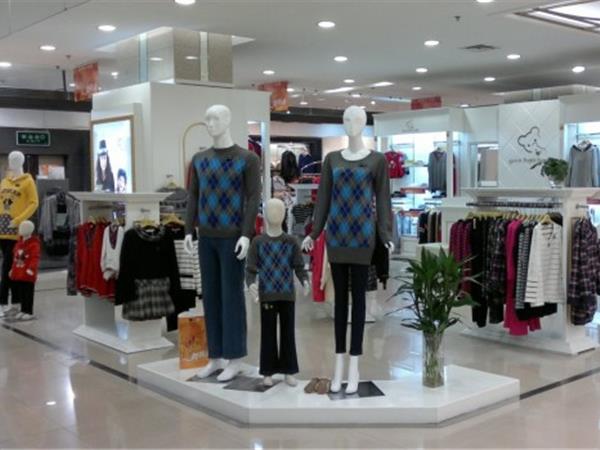 上流家族亲子装亲子装店铺展示