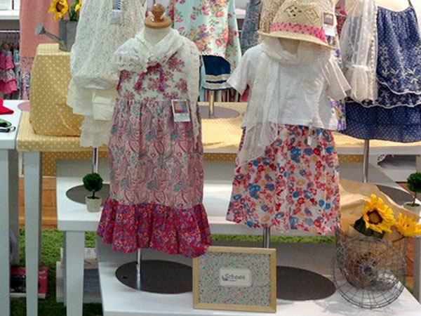 Barock & Schnee时尚童装店铺展示