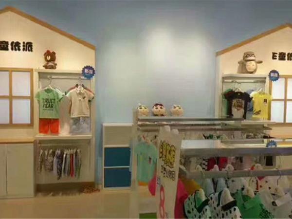 e童依派青少年装店铺展示