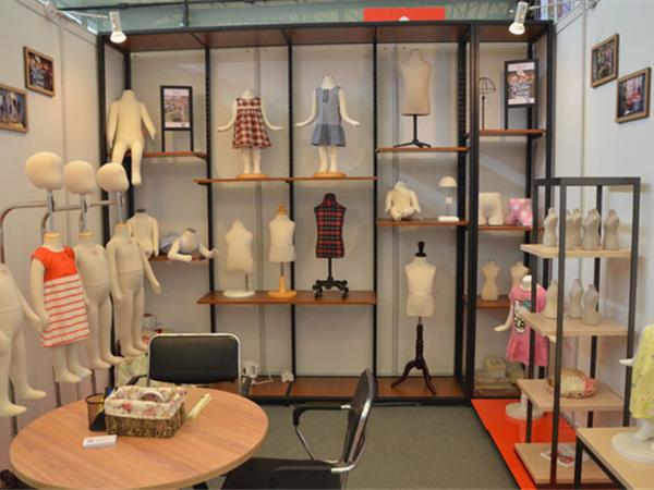 美亚展示青少年装店铺展示