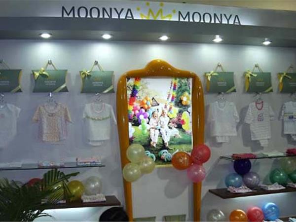 MOONYAMOONYA时尚童装店铺展示