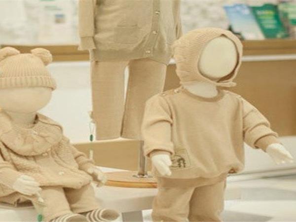 全棉时代婴童装店铺展示