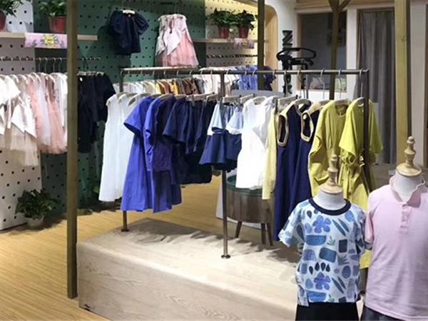 尼可时尚童装店铺展示