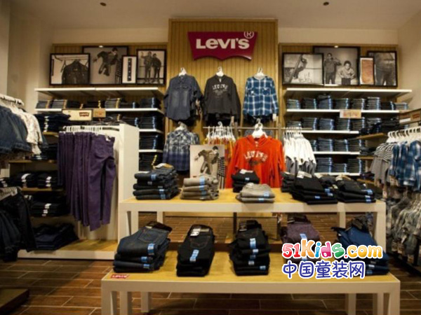 匡威婴童装店铺展示