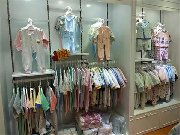 婴尚婴童装店铺展示