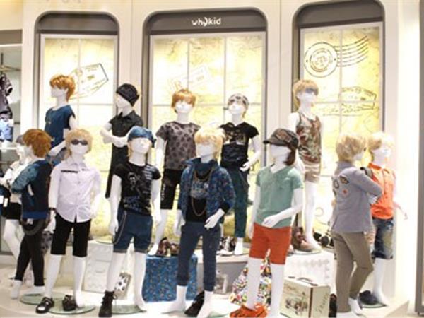 外奇青少年装店铺展示