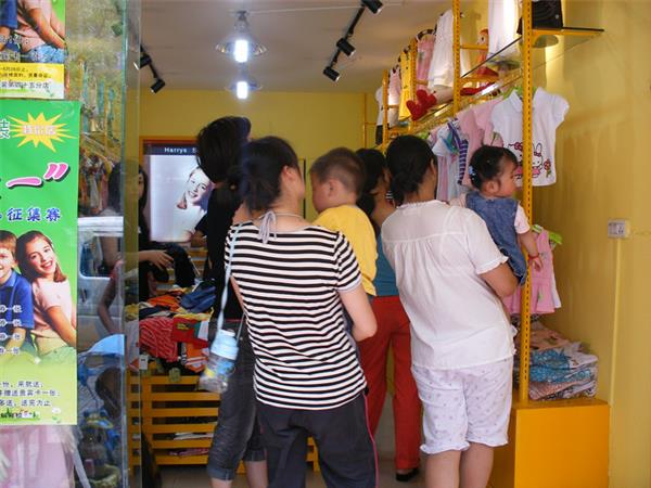 哈利山姆时尚童装店铺展示