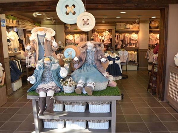 美亚展示青少年装店铺展示