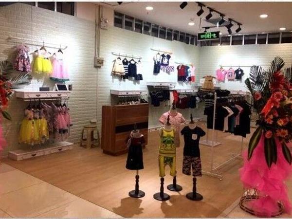 松韩屋青少年装店铺展示
