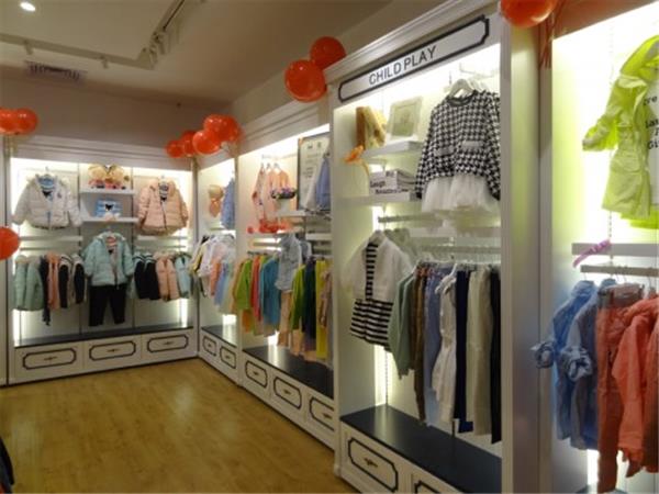 裘帛时尚时尚童装店铺展示