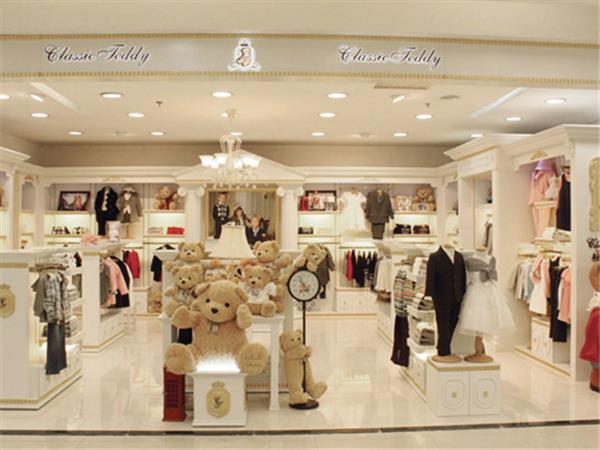 精典泰迪时尚童装店铺展示