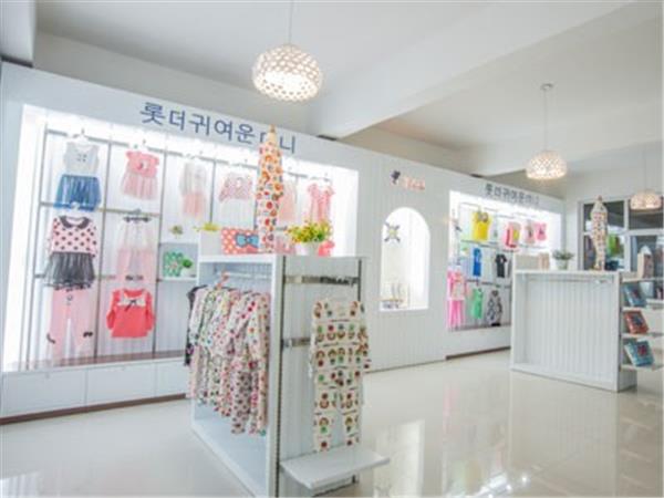 可乐米时尚童装店铺展示