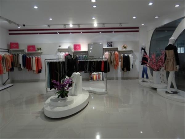 安宝儿婴童装店铺展示