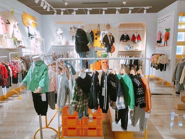 田果果青少年装店铺展示