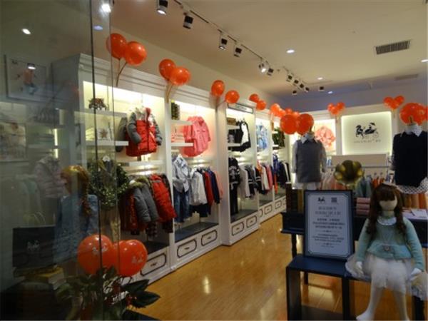 裘帛时尚时尚童装店铺展示