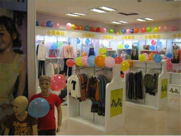 小鸟嘟比时尚童装店铺展示
