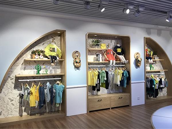 水孩儿青少年装店铺展示