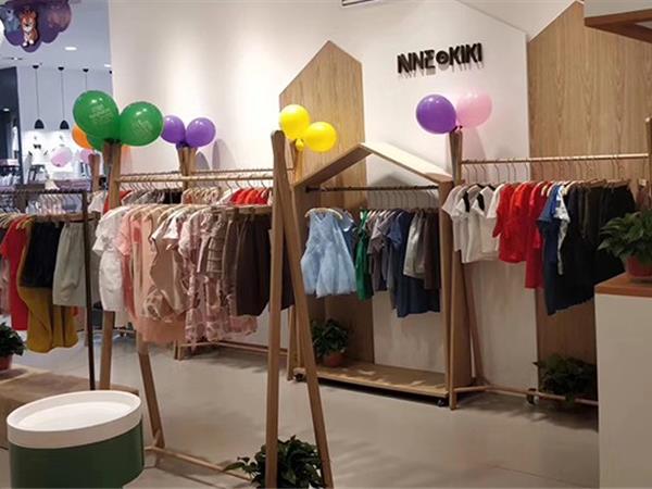 尼可时尚童装店铺展示