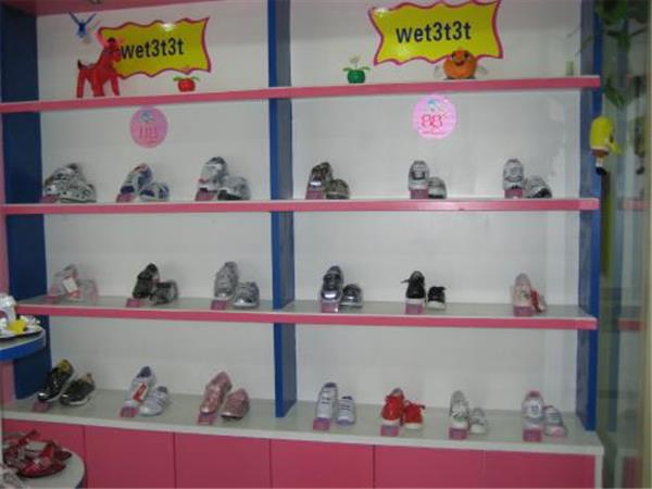 小叮当时尚童装店铺展示