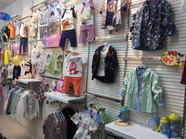 小衣部落青少年装店铺展示