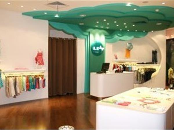 Leap时尚童装店铺展示