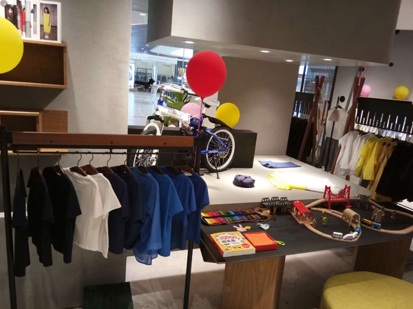 桑语青少年装店铺展示
