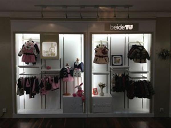 贝得兔婴童装店铺展示
