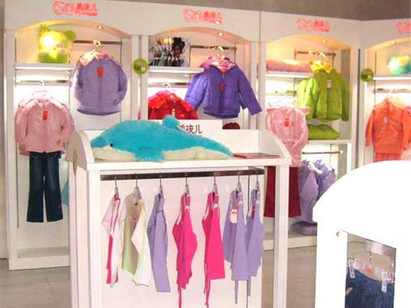 美孩儿青少年装店铺展示