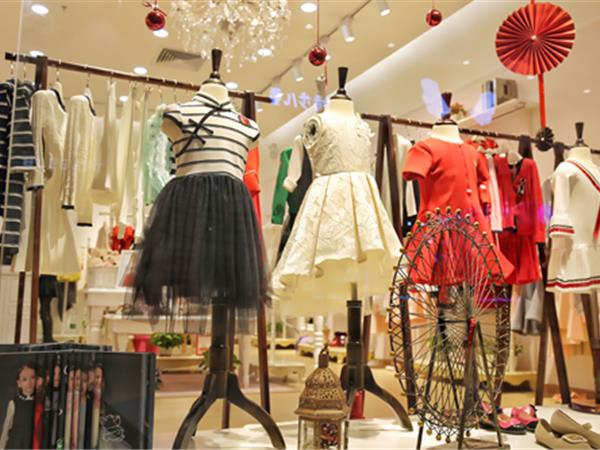 贵族童话时尚童装店铺展示
