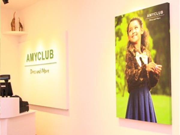 爱美汇时尚童装店铺展示