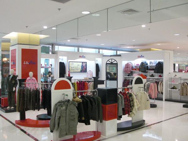 季季乐时尚童装店铺展示