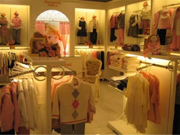 法纳贝儿时尚童装店铺展示
