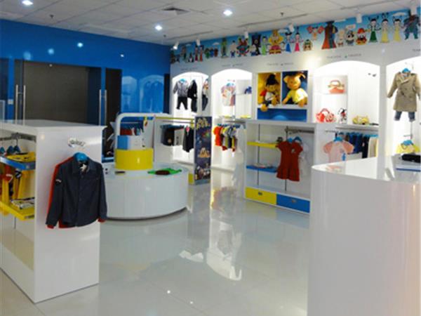 天熹乐园时尚童装店铺展示