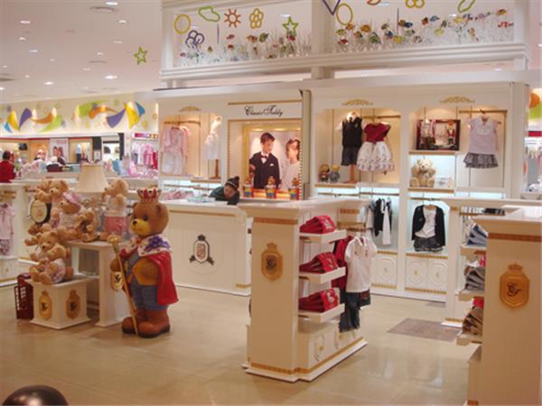 精典泰迪时尚童装店铺展示