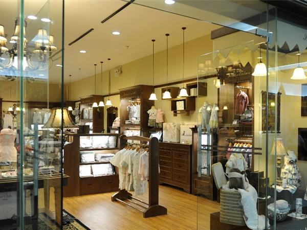 圣宝度伦童鞋店铺展示
