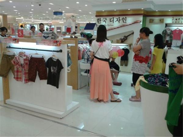 G-Brand婴童装店铺展示