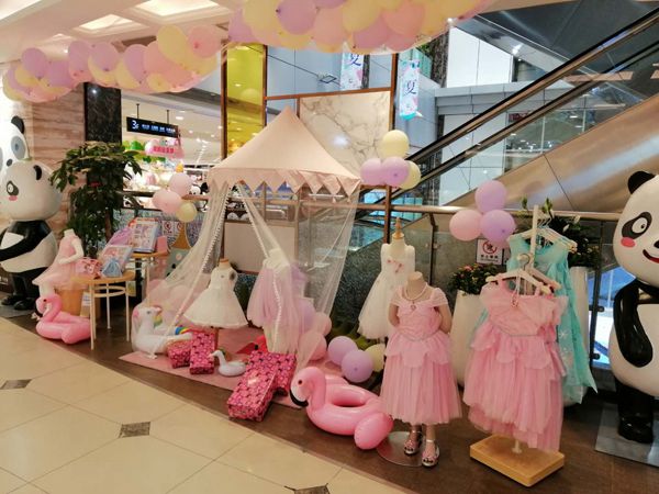 梦幻派对时尚童装店铺展示