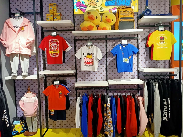LT DUCK时尚童装店铺展示