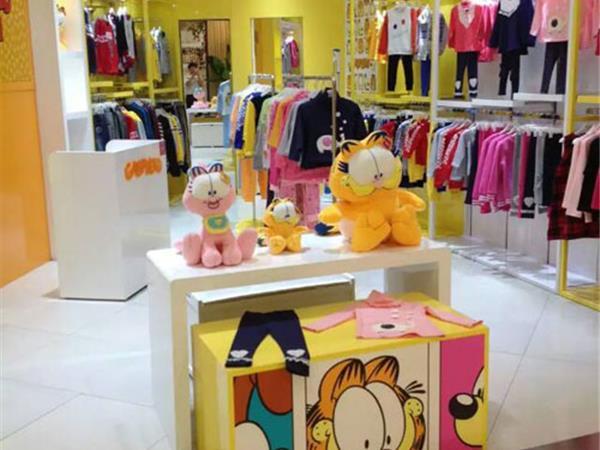 加菲猫时尚童装店铺展示