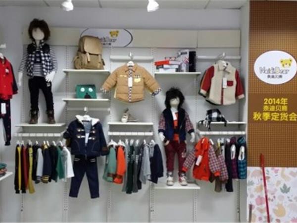 奈迪贝熊时尚童装店铺展示