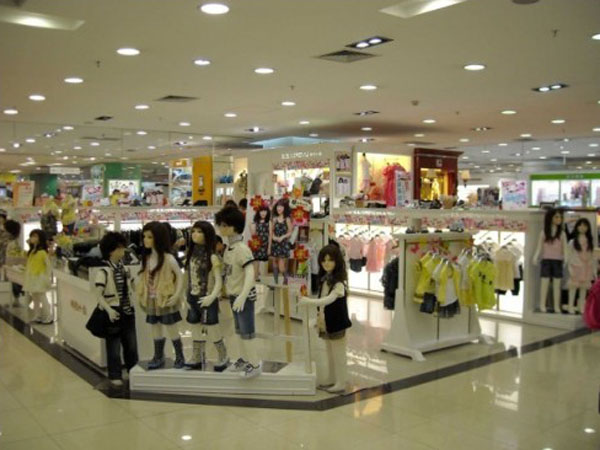 时尚小鱼时尚童装店铺展示