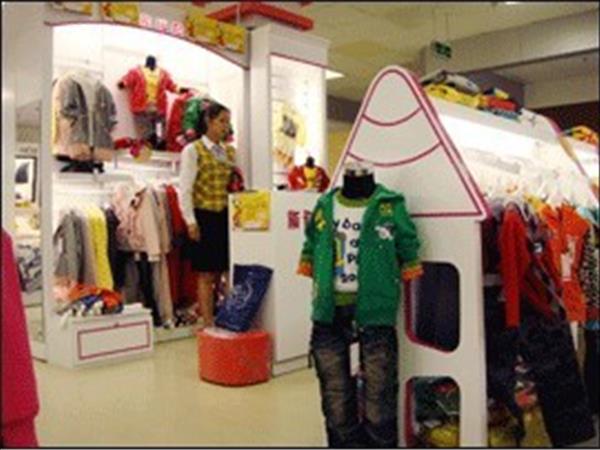 斯诺尼时尚童装店铺展示