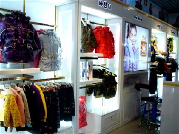 绅贝儿婴童装店铺展示
