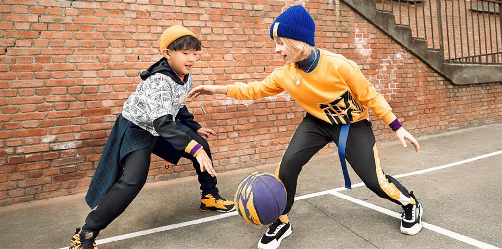鸿星尔克儿童青少年装品牌